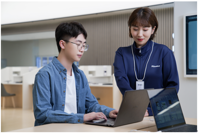 華為全球首家新模式客戶(hù)服務(wù)中心開(kāi)業(yè) 維修、體驗(yàn)與休閑的完美融合